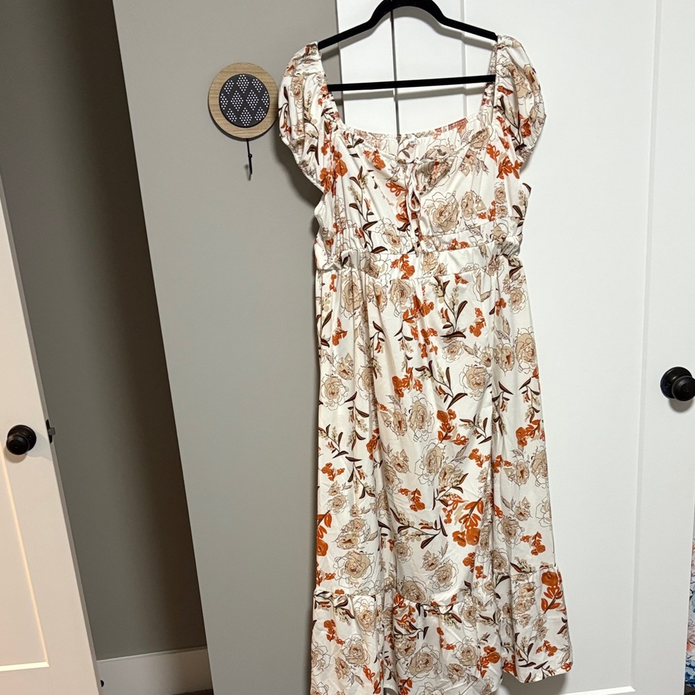 Chic Floral Midi Dress in Cream and Orange